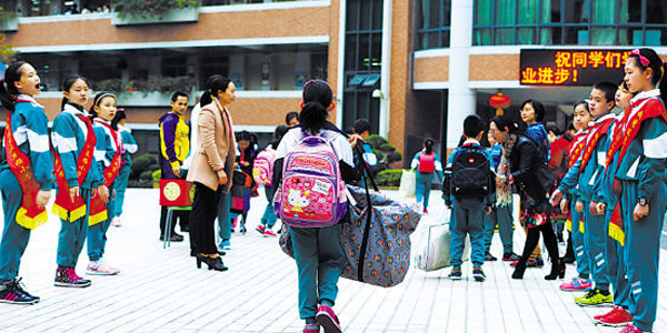 广州10万适龄儿童读小学 名校学位紧缺