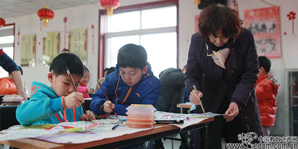让风筝与梦想齐飞 朝阳区社区快乐营让青少年感受中华民俗文化